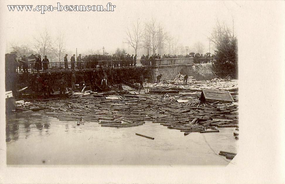 BESANÇON - Pont de la République - Les Inondations en 1910